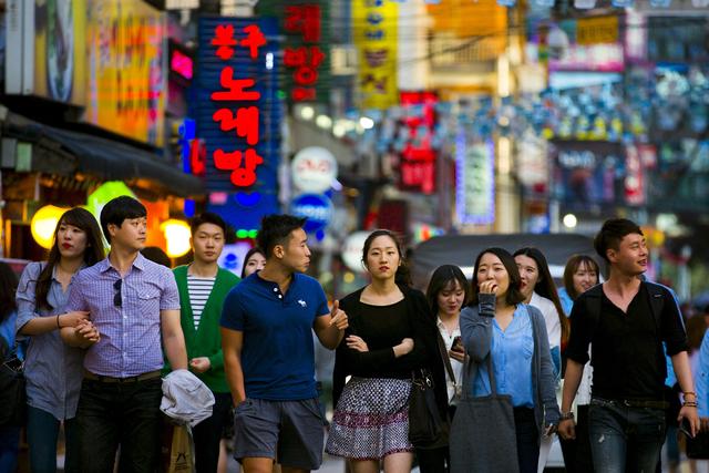 韩国人均收入，韩国房价让平民“望房兴叹”，女人拒绝生孩子，或成第二个日本