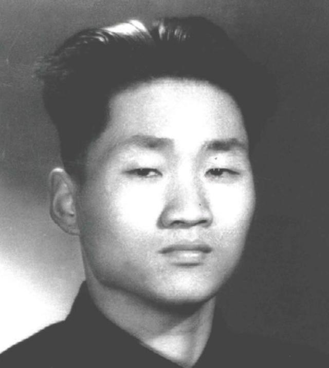 郝明俐，毛主席唯一的孙媳妇，誉为军中一枝花，曾在青藏高原当兵